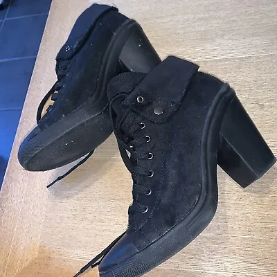 Gorgeous Faux Suede Canvas Lace Up Ankle High Heeled Boot - Good U.K. 6 • £4.99