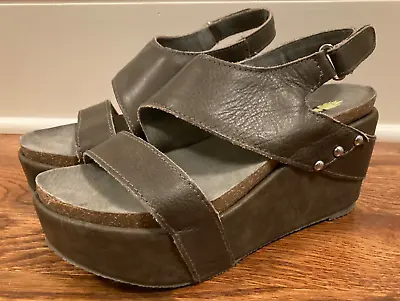 Volatile Dividion Studded Platform Sling Back Wedge Heel Leather Sandals Size 8 • $24.99