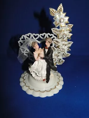 New Petite Caketopper With Dancing Bride & Groom With White/gold Heart Decor • $16.99