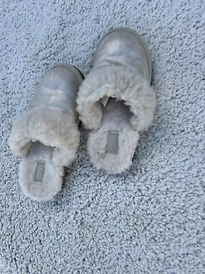 Ugg Kids Cozy Ii Metallic Gold/ Size 3 Slippers (s) • $30