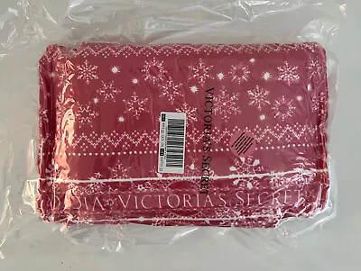 $14 • Buy Victoria’s Secret Holiday Plush Fleece Blanket 2022 GWP