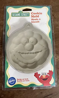 Wilton Vintage 1998 Cookie Mold Sesame Street Elmo 2306-360 Recipe On Back New!! • $7.90