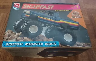 AMT ERTL Snapfast Kit #8744 BIGFOOT MONSTER TRUCK 1/32 Scale 1993 SEE PICTURES  • $12