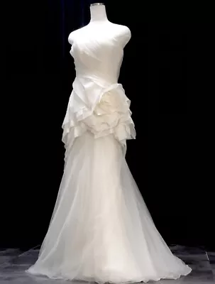 Vera Wang Bride Wedding Dress  Nolita Size US-4  Slender Dresses Based Silk • $659