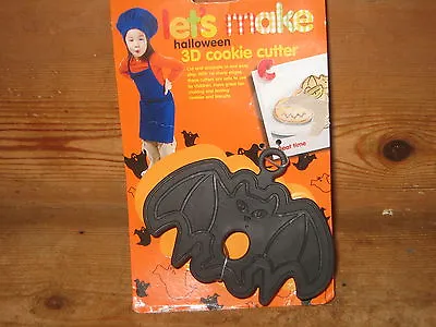 £5.99 • Buy 2 X New Kitchen Craft Lets Make Halloween 3 D Cookie Cutters Of Pumpkin &  Bat  