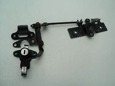 Honda VF700C VF 700C Magna #E106 Seat Latch Lock  • $39.99