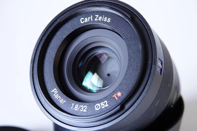 $450 • Buy Zeiss Touit 32mm F/1.8 Aspherical AF MF Lens For Sony E-mount