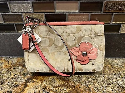 COACH Signature C Floral APPLIQUE Wristlet NWT Khaki/Multicolor • $45