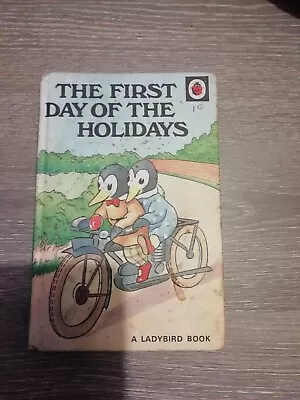 Ladybird Book 1942 Series 401  The First Day Of The Holidays • £4