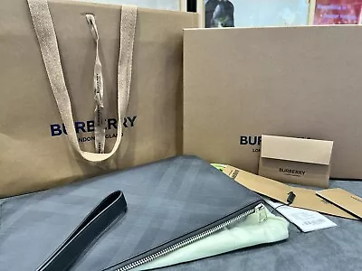 BURBERRY Large Zip Pouch Complete With Box & Receipt • $700