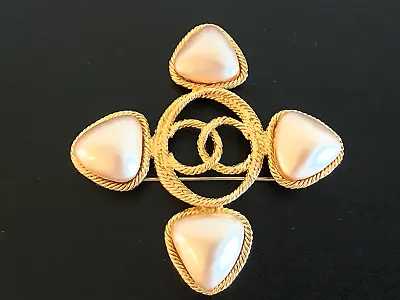 Rare Vintage Chanel Season 28 Gripoix Glass Pearl Cc Brooch • $1200