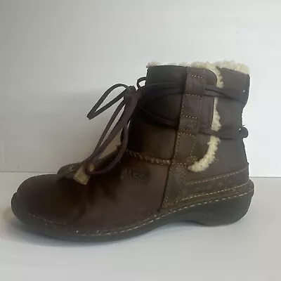 UGG Cove Women's Size US 7 EUR 38 Brown Leather Winter Ankle Boots Sheepskin • $31.50