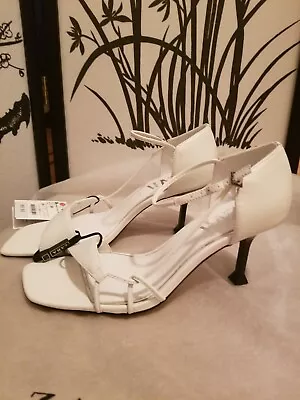 ZARA HEELED LEATHER SANDALS WITH HEEL DETAIL 1398/001 White Size US 8 EUR 39 • $39.99