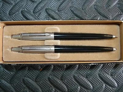 Parker   Vintage   Classic Gloss Black Ballpoint Pen & Pencil Set NICE! • $39.95