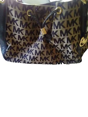  Michael Kors Ludlow Large Jacquard Signature  Print Bag Pre Owned Condition  • $90