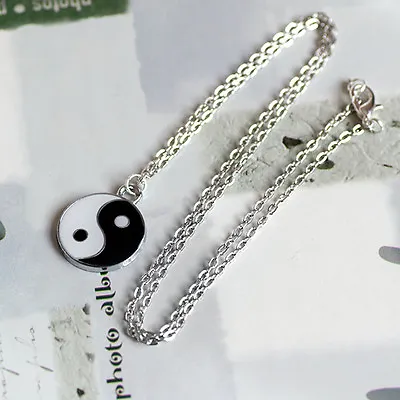 Black & White Chinese Yin/Ying Yang/Feng Shui Charm Pendant Necklace 18  Chain • £3.29