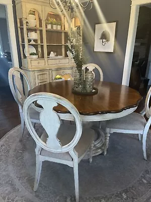 A.R.T. Furniture- Belmar II- Table With Chairs • $2500