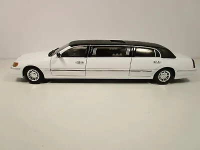 Sunstar 1/18 White 1999 Lincoln Town Car Limousine Used Very Nice No Box • $69.99