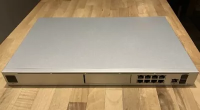 Ubiquiti UDM-PRO UniFi Dream Machine Pro (Switch / Gateway / Controller / UniFi) • £280