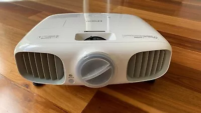 $950 • Buy Epson EH-TW6100 3D Ready Home Theatre Projector 2300 ANSI Lumens With 2xHDMI