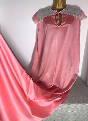 £5 • Buy Vtg Beautiful Shimmery Nylon Pink Nightdress/ Negligee Size L