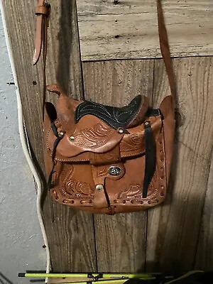 Vintage Western Tooled Brown Leather Saddle Bag / Purse / Tote • $45