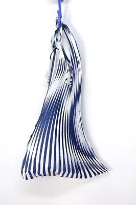 New With Tags ISSEY MIYAKE Me Navyblue/White Pleats Bag Shopper 048 2805 • $65