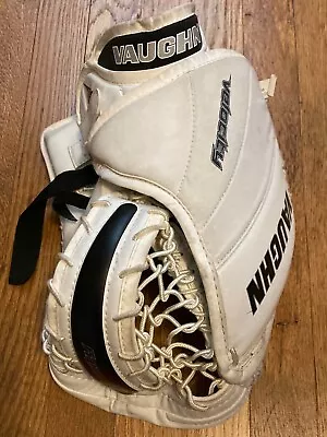 Vaughn Velocity V7 YT XF Goalie Glove - Left Handed • $69.99