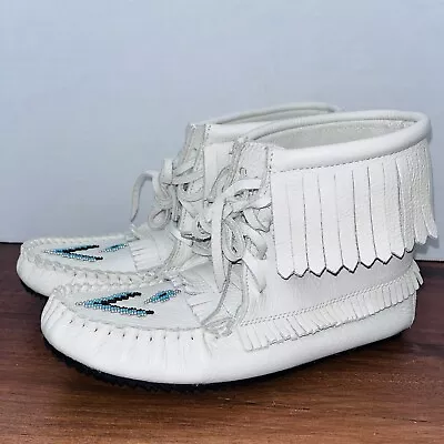 Manitobah Mukluks Harvester White Leather Lace Up Moccasin Bootie L7 Bead Fringe • $95