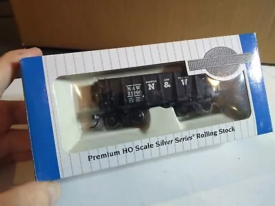 HO Scale Train With Box... BACHMAN SILVER SERIES ITEM NO 18642 ORE CAR N & W • $9.18