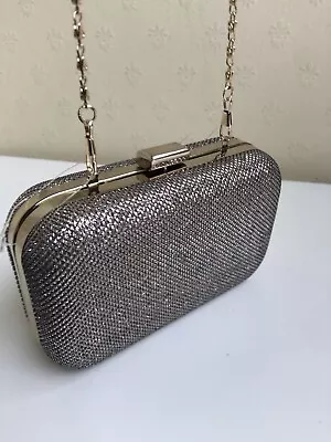 £12 • Buy Carvela Clutch Bag Kurt Geiger Gold Box Chain Strap