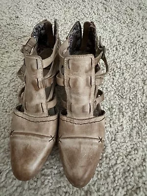 Freebird By Steven FB-Hope Strappy Tan Booties Size 8 EUC • $99