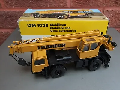 Liebherr LTM 1025 Mobile Crane - Yellow Conrad 1/50 Scale BOXED • £69.95