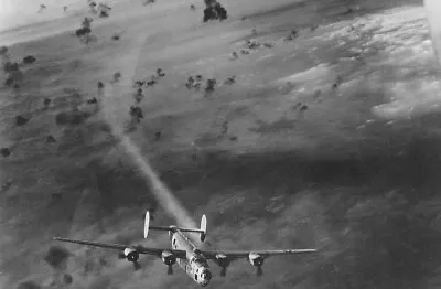 WW2 WWII Photo USAAF B-24 Liberator Bomber Hit By Flak  World War Two / 5511 • $6.49