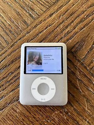 Apple IPod Nano 3rd Generation 4GB USB MP3 Player - Silver • £20