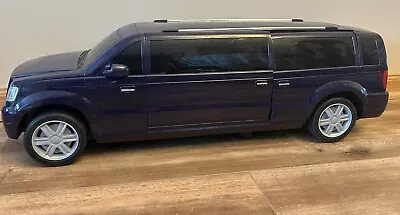 Barbie My Scene Limo Goes Hollywood Stretch Escalade Party Purple 2005 Mattel • $85