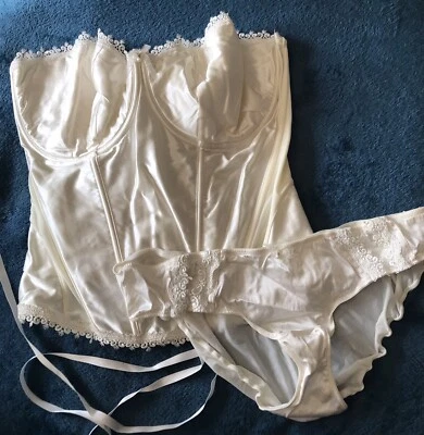 £26 • Buy Bridal Lingerie Set - Corset Basque & Briefs - Ivory - Size 38E / 16 - Unworn