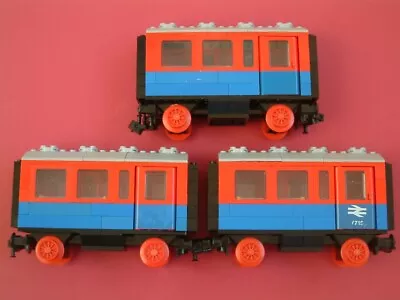 £35 • Buy 12v Lego Train 7718,  Three Coaches + Instructions.  Number 7715 On 2 Doors