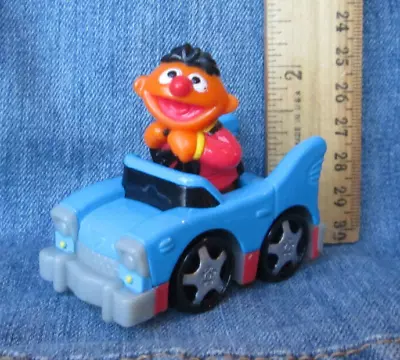 ERNIE IN BLUE CAR 2.5  Figure Sesame Street Mattel 2008 THK1 • $1.50