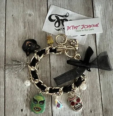 $33.49 • Buy Betsey Johnson RICH WITCH Gold Tone Glow Dark Masks Skeleton Cat Charms Bracelet