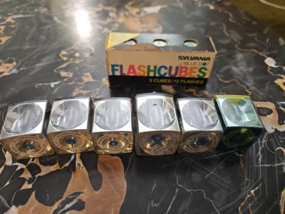 $7.99 • Buy Vtg New - Sylvania - Blue Dot Flashcubes - 9 Cubes / 36Flashes