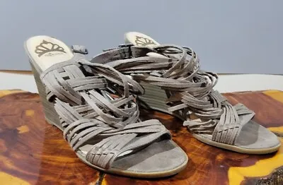 $15.99 • Buy Women's 10.5M Sandals Fergalicious By Fergie Woven Suede Brown Wedge Heel Shoe