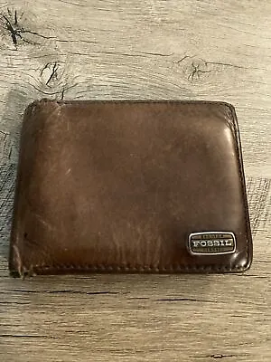 Fossil Mens Leather Bifold Wallet Brown Classic Minimalist • $14.99