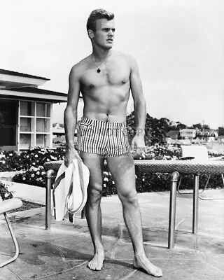 Actor Tab Hunter Pin Up - 8x10 Publicity Photo (rt942) • $8.87