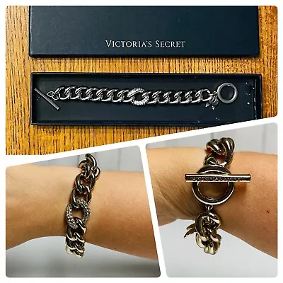 Victoria's Secret Gold Toned Angel Wing Rhinestone Bracelet • $10.95