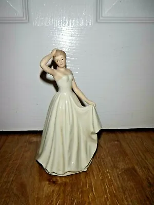 £9.99 • Buy Vintage SBL Pride Of Place Collectable Lady White Dress Figurine ~ 6.25 