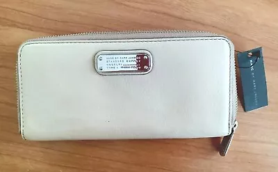 Marc Jacobs White / Ivory Wallet • $63.50