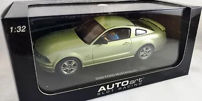 AutoArt 13051 2005 FORD MUSTANG GT Lighting Lamps GREEN SLOT Car 1:32  New • $39.99