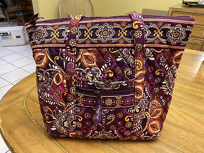 New WITHOUT TAGS Retired Vera Bradley  Safari Sunset  Tote Bag. • $110