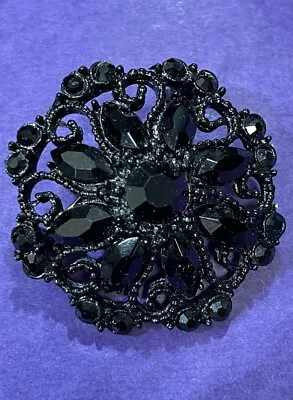 Vintage Unsigned Black Stone Round Flower Rhinestone Brooch Pin • $3.99